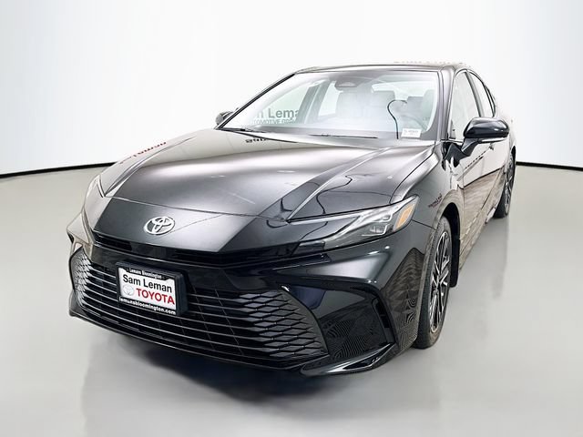 Used 2026 Toyota Camry XLE AWD/4WD image 3