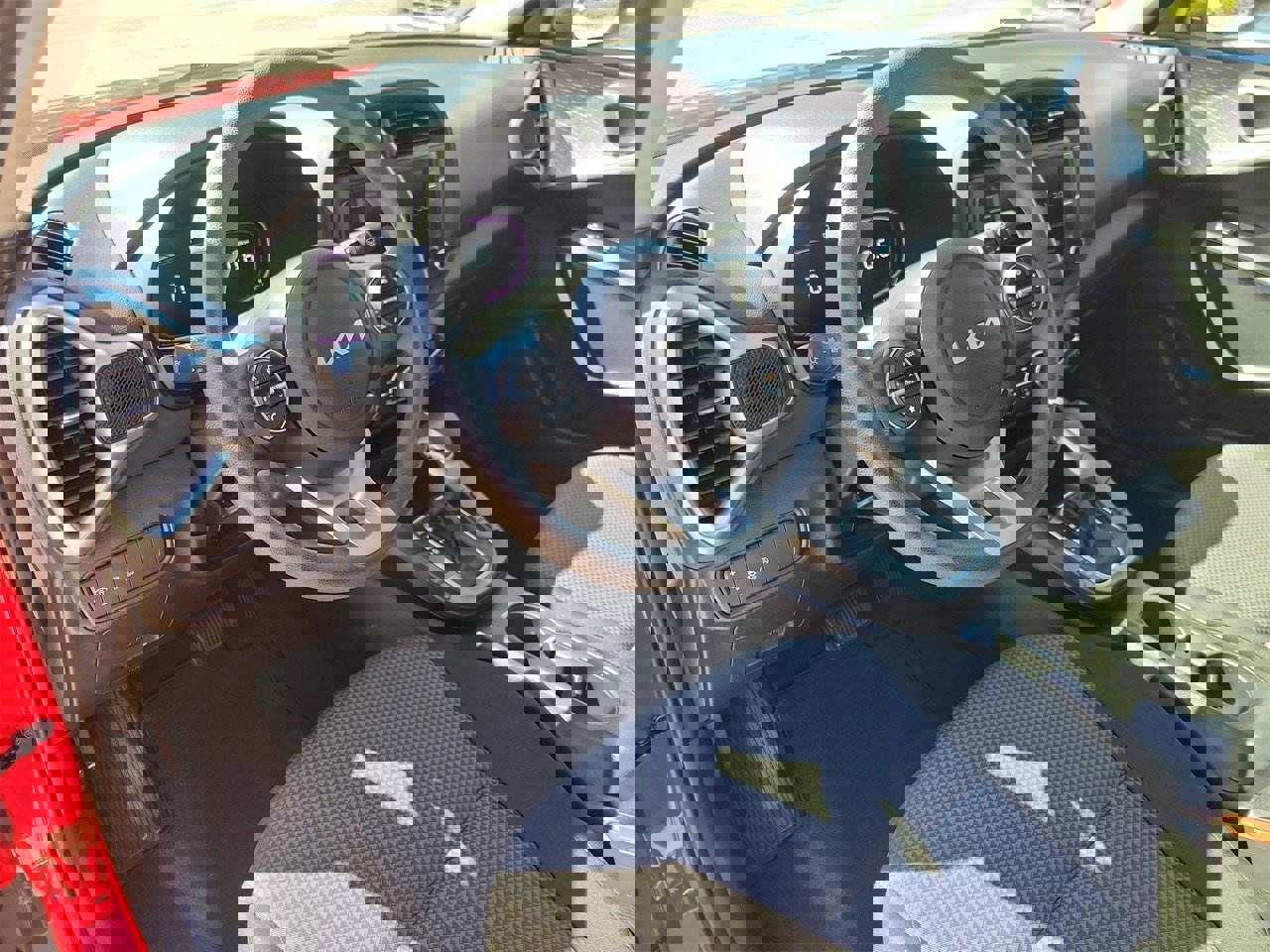 Used 2024 Kia Soul LX w/ Option Group 015 image 13