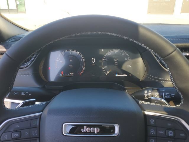 New 2026 Jeep Grand Cherokee Limited w/ Limited Altitude Package AWD/4WD image 16