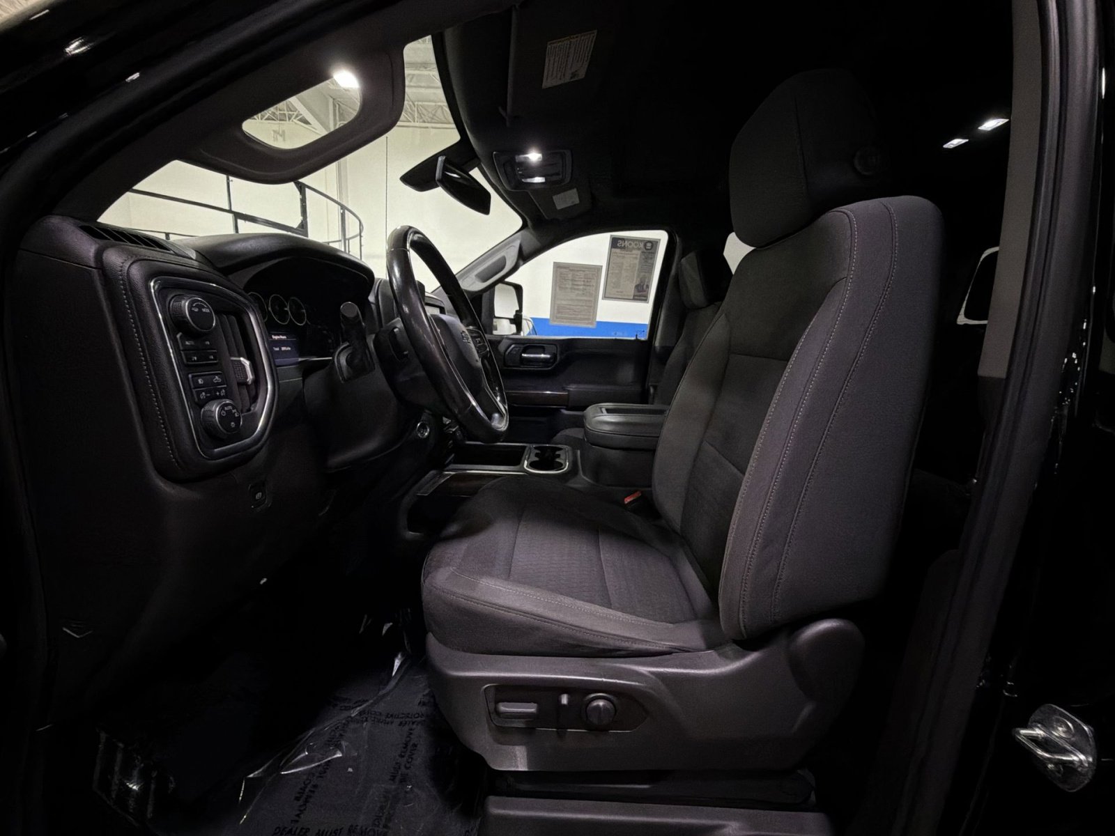 Used 2021 Chevrolet Silverado 1500 LT Trail Boss AWD/4WD image 18