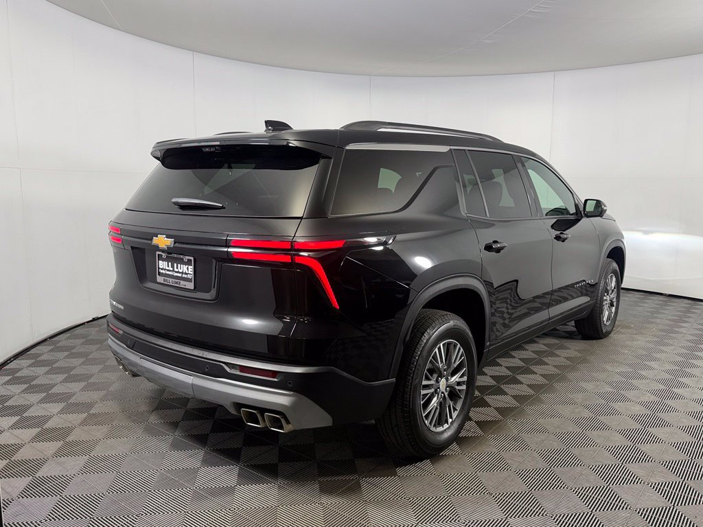 Used 2026 Chevrolet Traverse LT w/ Driver Confidence Package FWD image 6