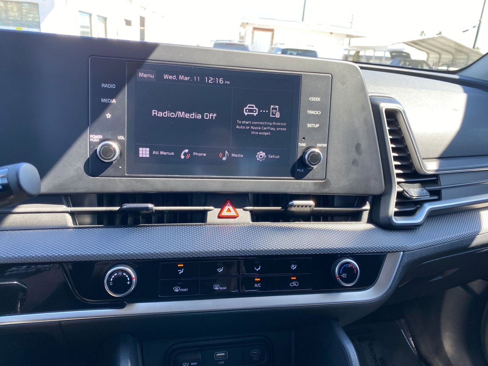 Used 2025 Kia Sportage LX image 17