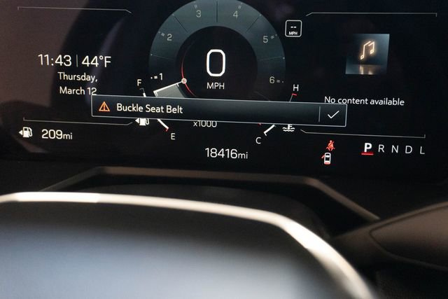 Used 2025 GMC Acadia Elevation image 30