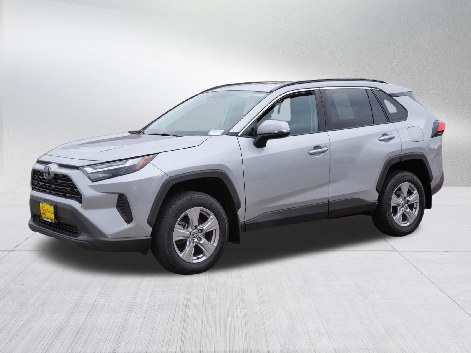 Certified 2022 Toyota RAV4 XLE w/ Convenience Package image 3