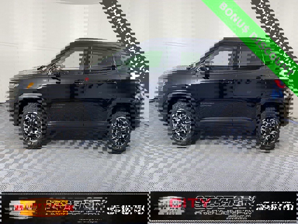 New 2026 Jeep Compass Trailhawk image 4