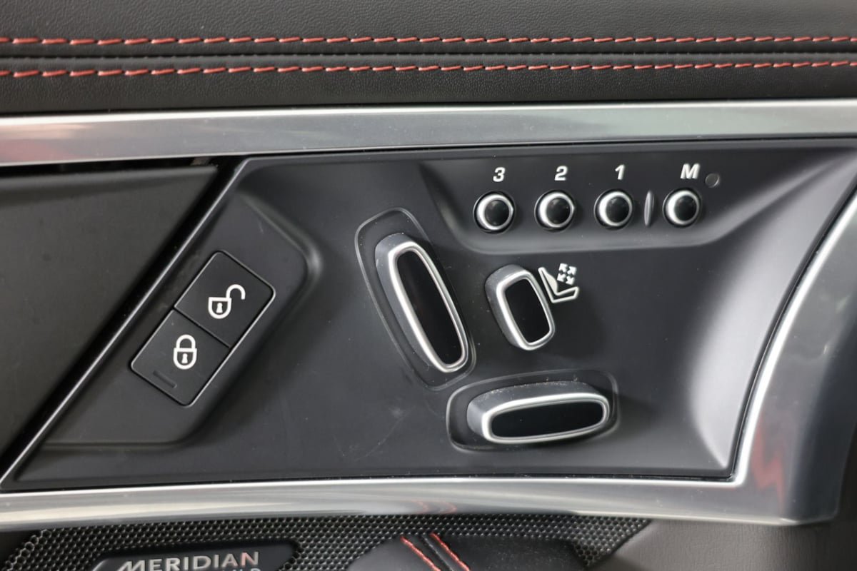 Used 2020 Jaguar F-TYPE Checkered Flag RWD image 24