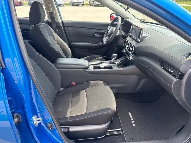 Used 2025 Nissan Sentra SV FWD image 19