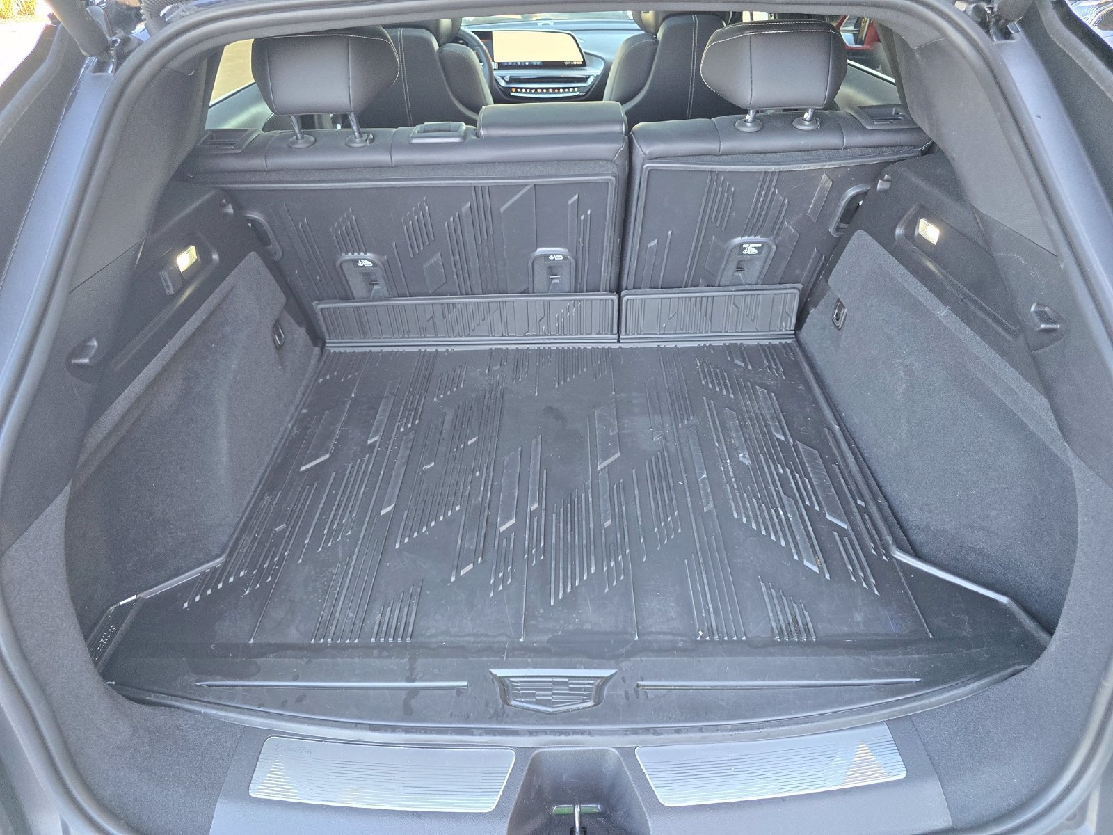 Certified 2025 Cadillac Lyriq Luxury w/ LPO, Floor Liner Package AWD/4WD image 20