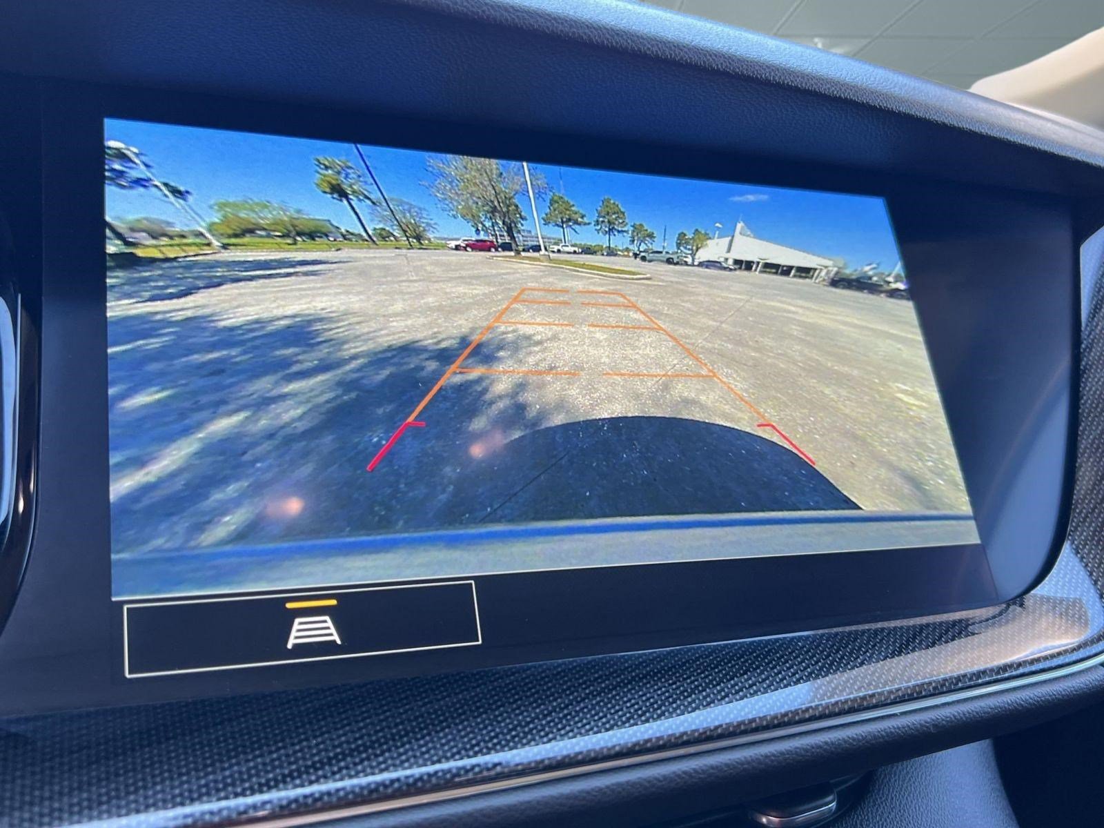 Used 2023 Buick Envision Essence image 25