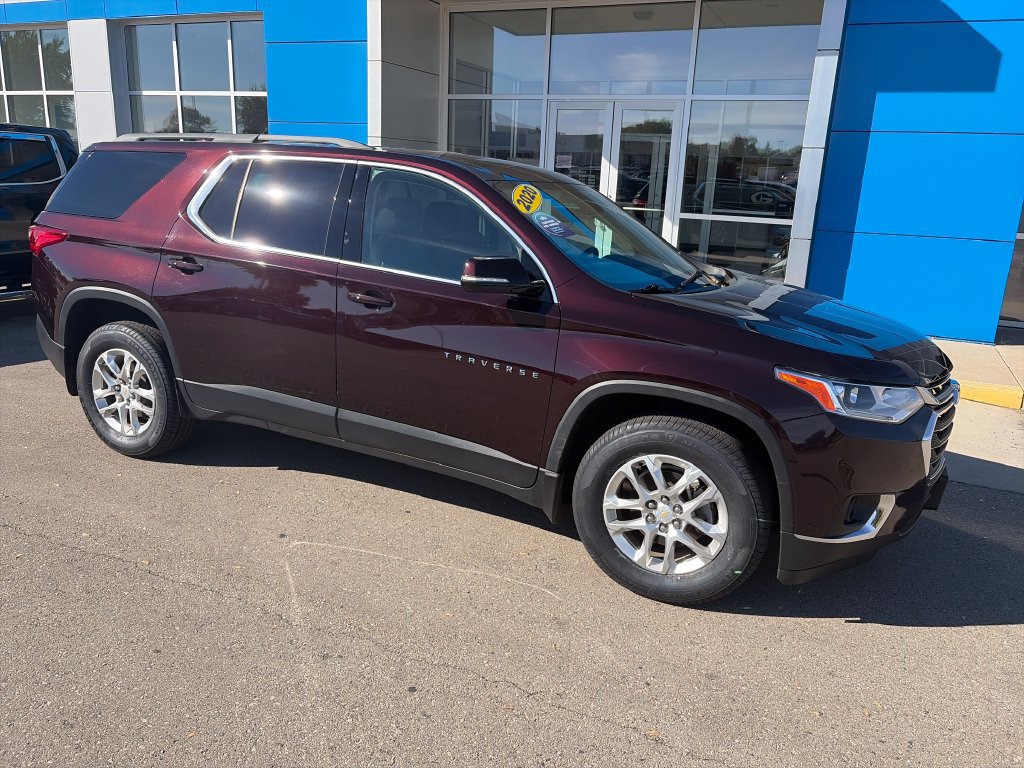 Used 2020 Chevrolet Traverse LT w/ Driver Confidence II Package AWD/4WD image 2