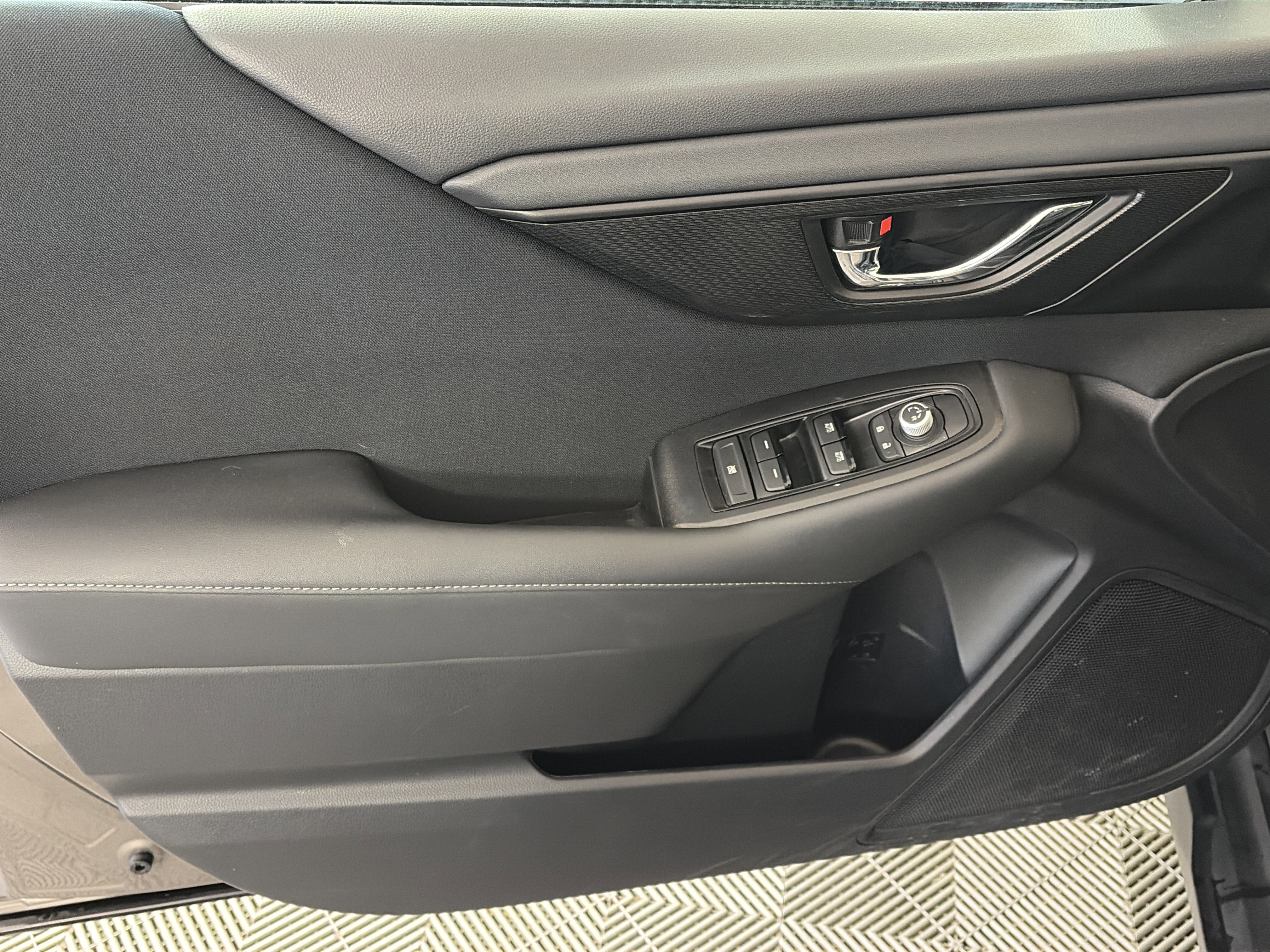 Used 2023 Subaru Outback Premium image 12