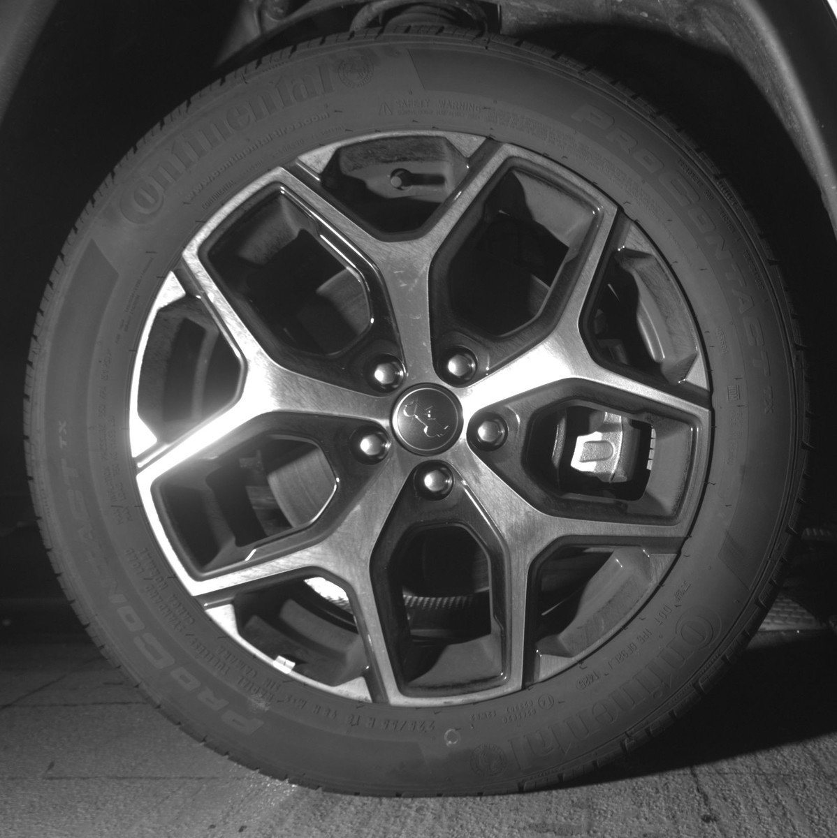 Used 2025 Jeep Compass Limited image 13