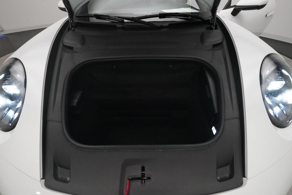 Certified 2025 Porsche 911 Carrera RWD image 9