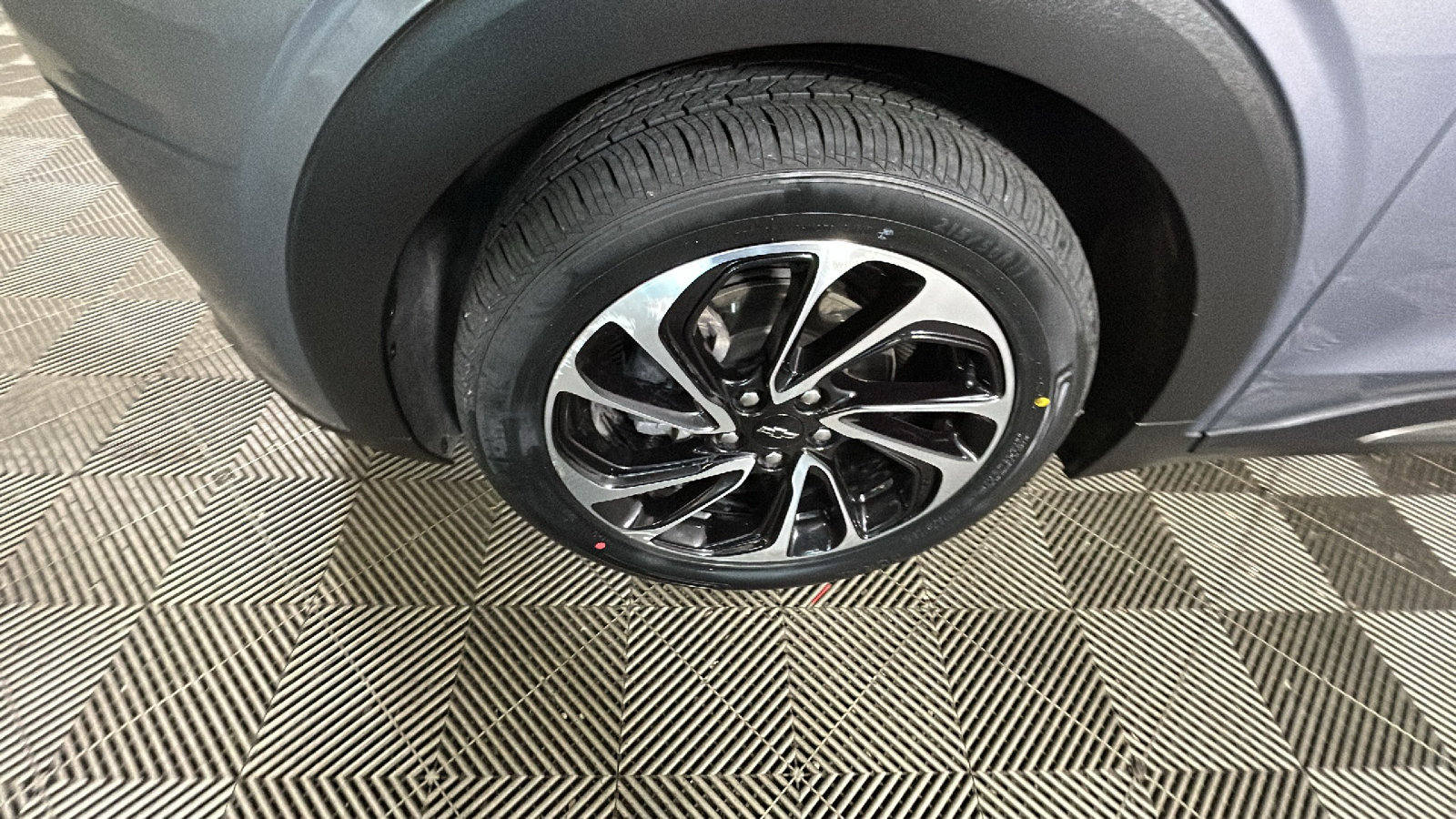 Used 2023 Chevrolet Bolt EUV Premier FWD image 10
