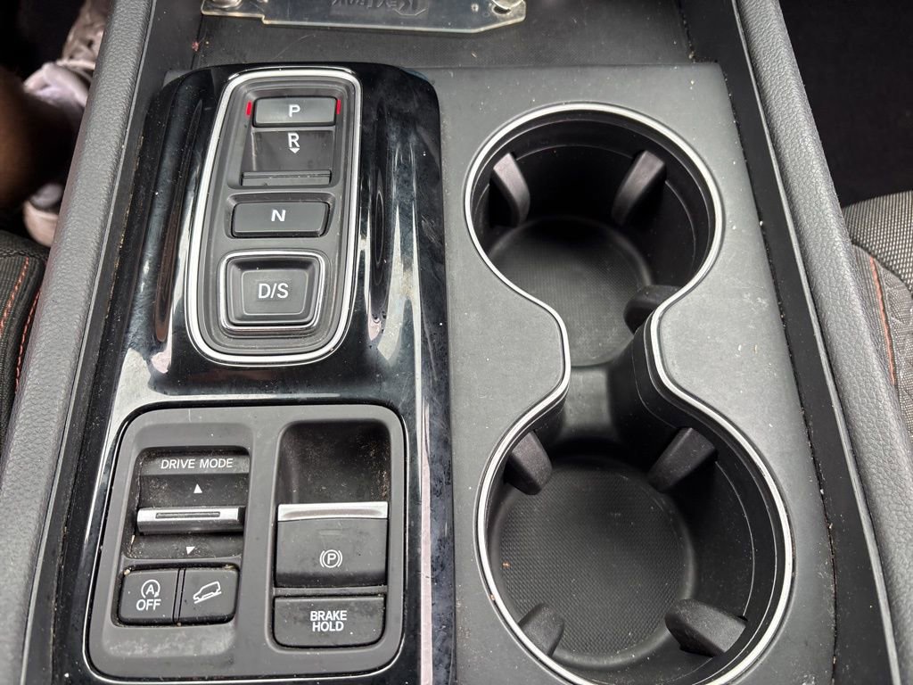 Used 2025 Honda Pilot Sport image 26