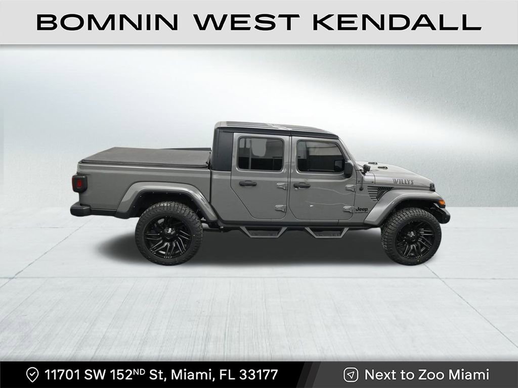 Used 2022 Jeep Gladiator Willys image 18