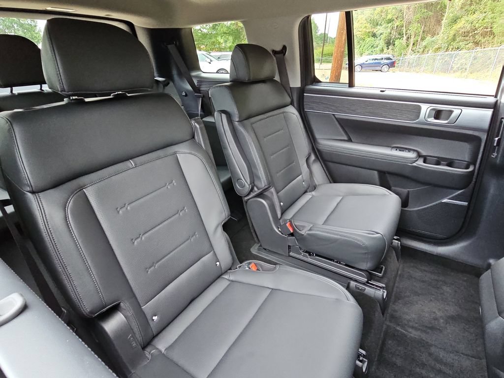 New 2026 Hyundai Santa Fe Limited FWD image 11
