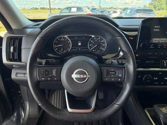 Used 2023 Nissan Pathfinder SL AWD/4WD image 15