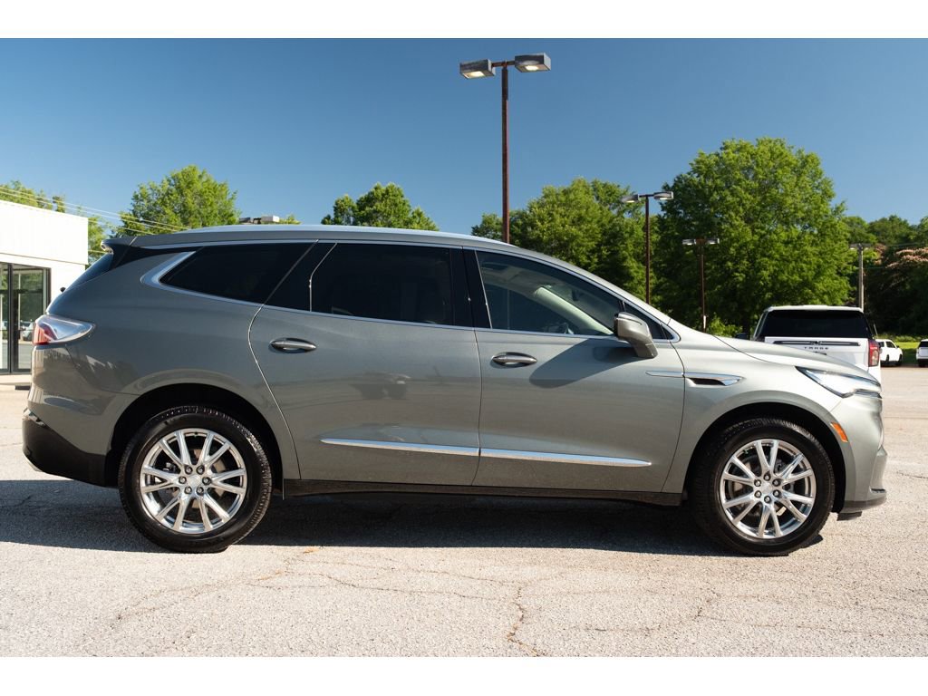 Used 2022 Buick Enclave Premium w/ Experience Buick Package FWD image 9