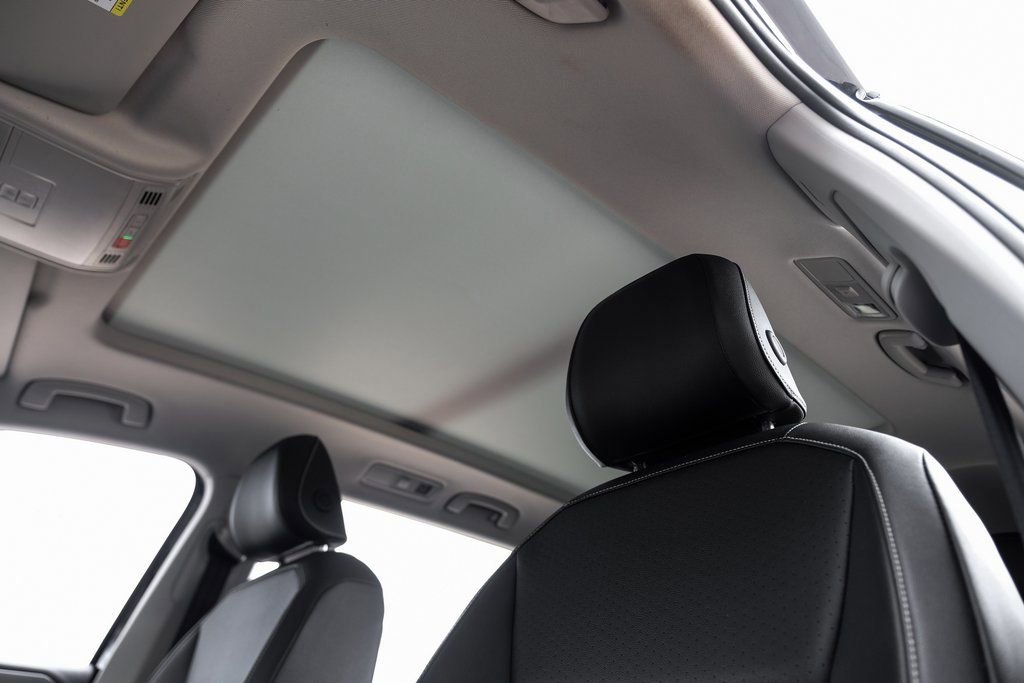 Used 2022 Volkswagen Tiguan SE image 9