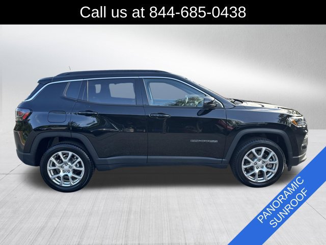 Certified 2023 Jeep Compass Latitude w/ Sun and Sound Group AWD/4WD image 4