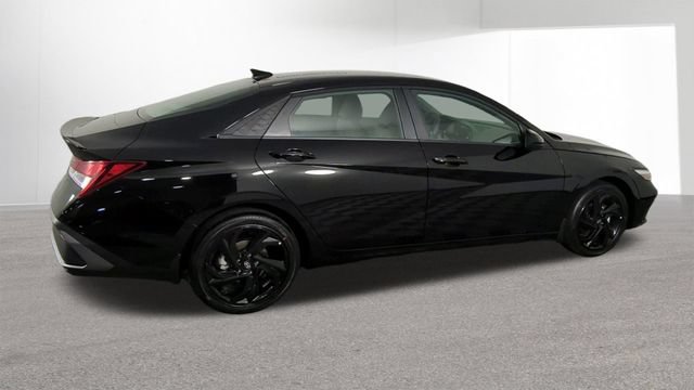 New 2026 Hyundai Elantra Sport FWD image 9