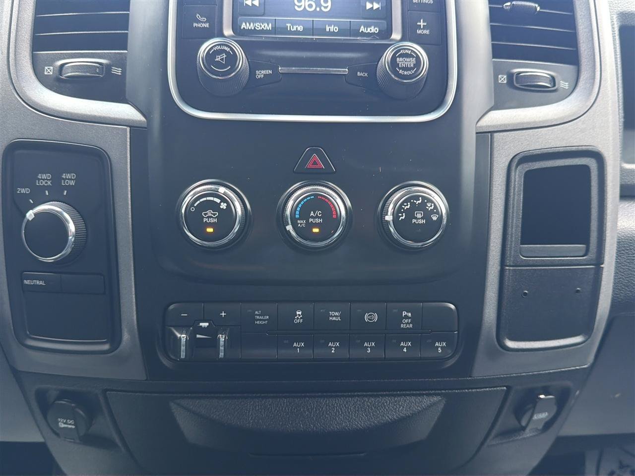 Used 2016 RAM 2500 Tradesman w/ Chrome Appearance Group AWD/4WD image 18