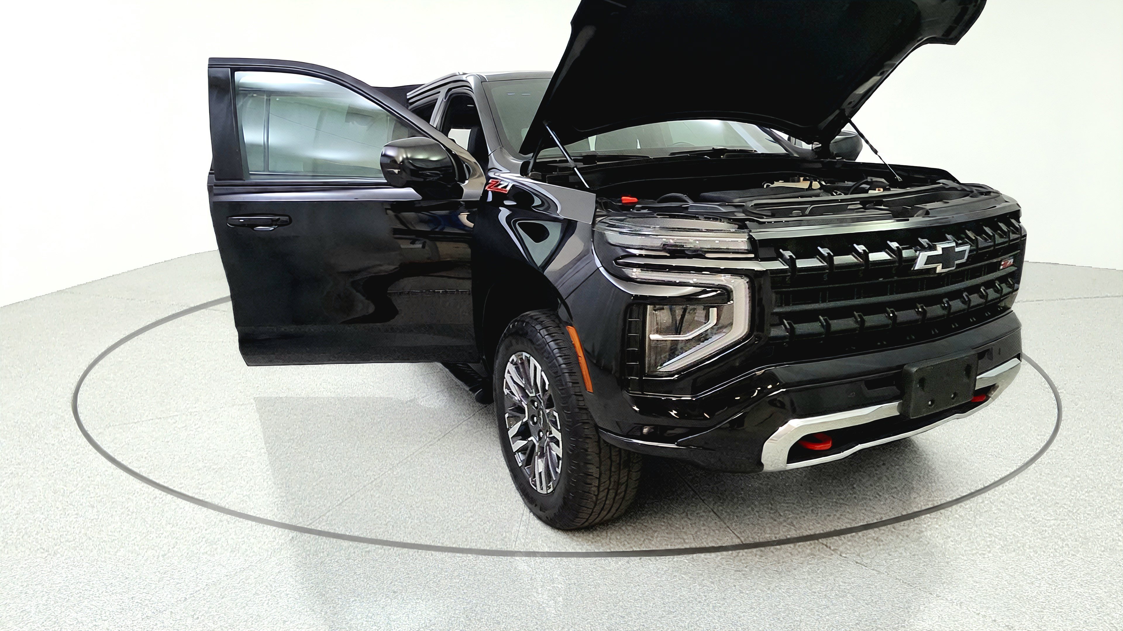 Used 2025 Chevrolet Suburban Z71 AWD/4WD image 9