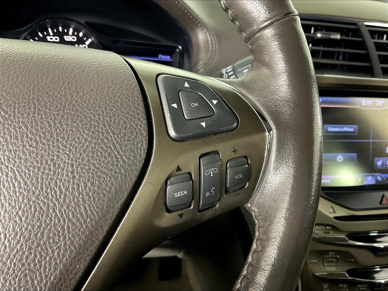 Used 2013 Lincoln MKX FWD image 12