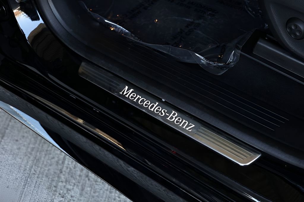 Used 2025 Mercedes-Benz GLS 450 4MATIC image 42