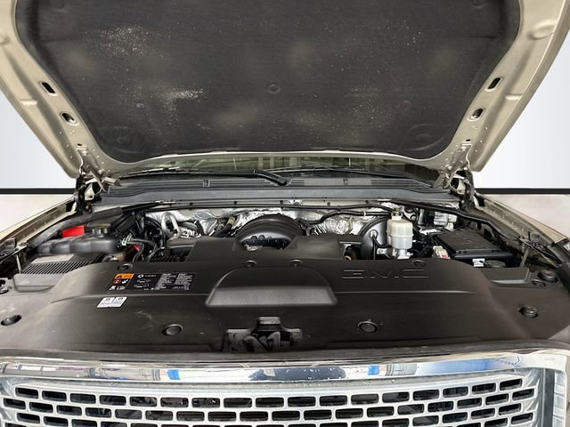 Used 2016 GMC Yukon Denali w/ Enhanced Security Package image 33