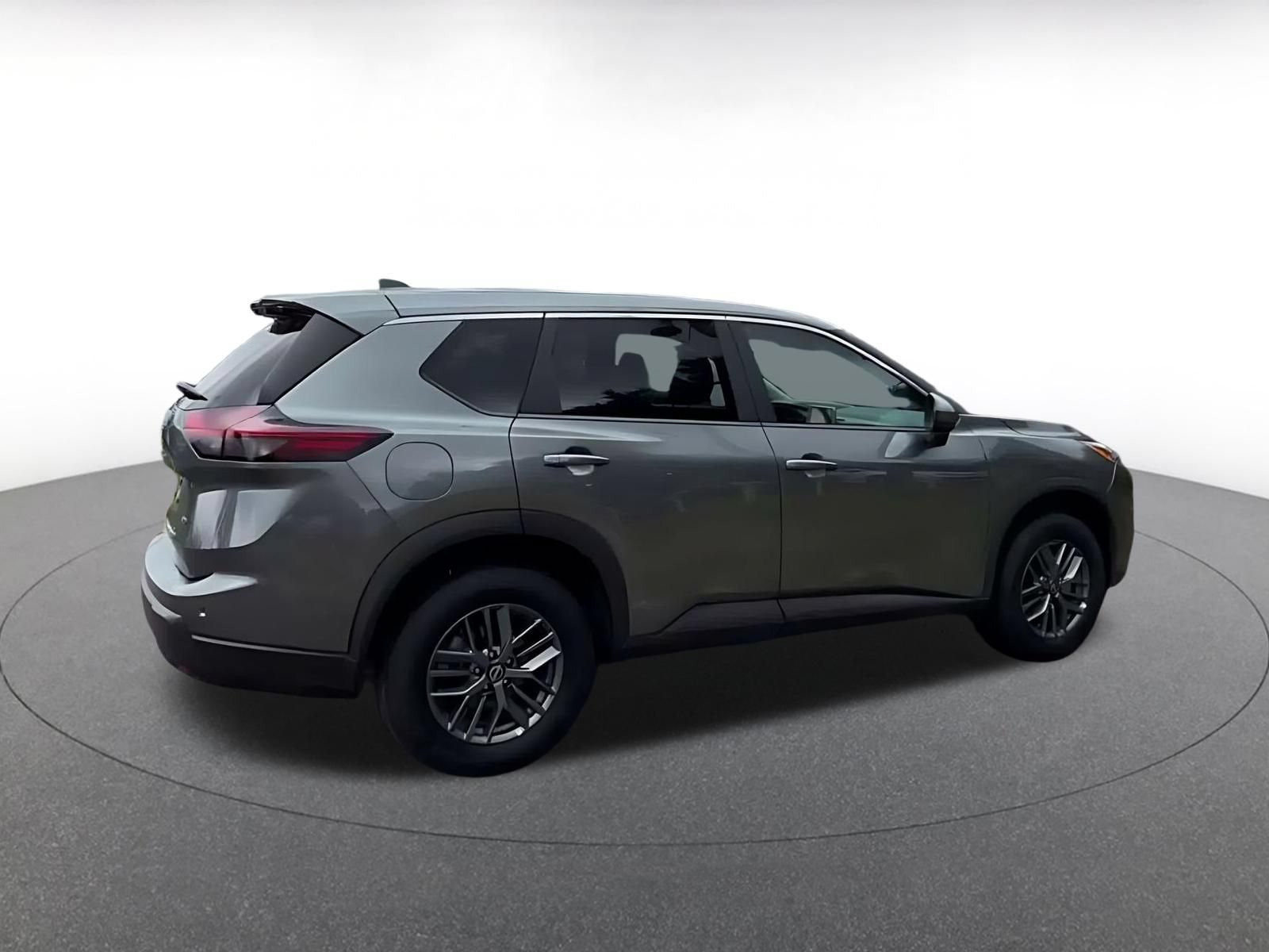 Used 2026 Nissan Rogue SV AWD/4WD image 14