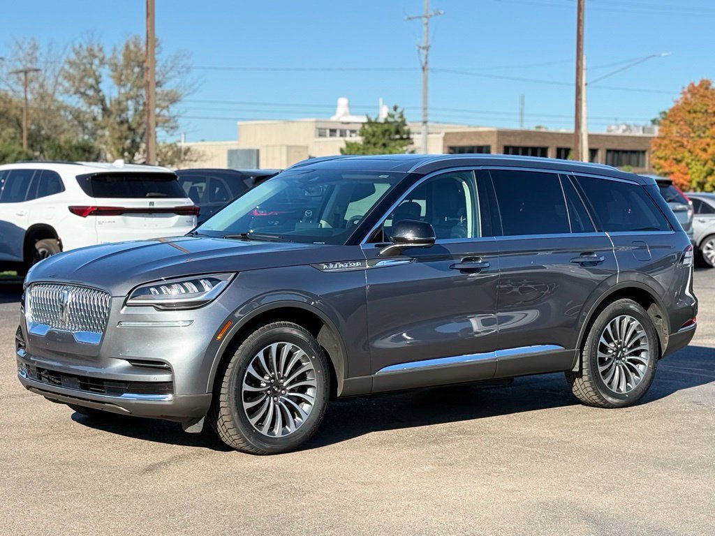 Used 2024 Lincoln Aviator Reserve w/ Elements Package Plus AWD/4WD image 42