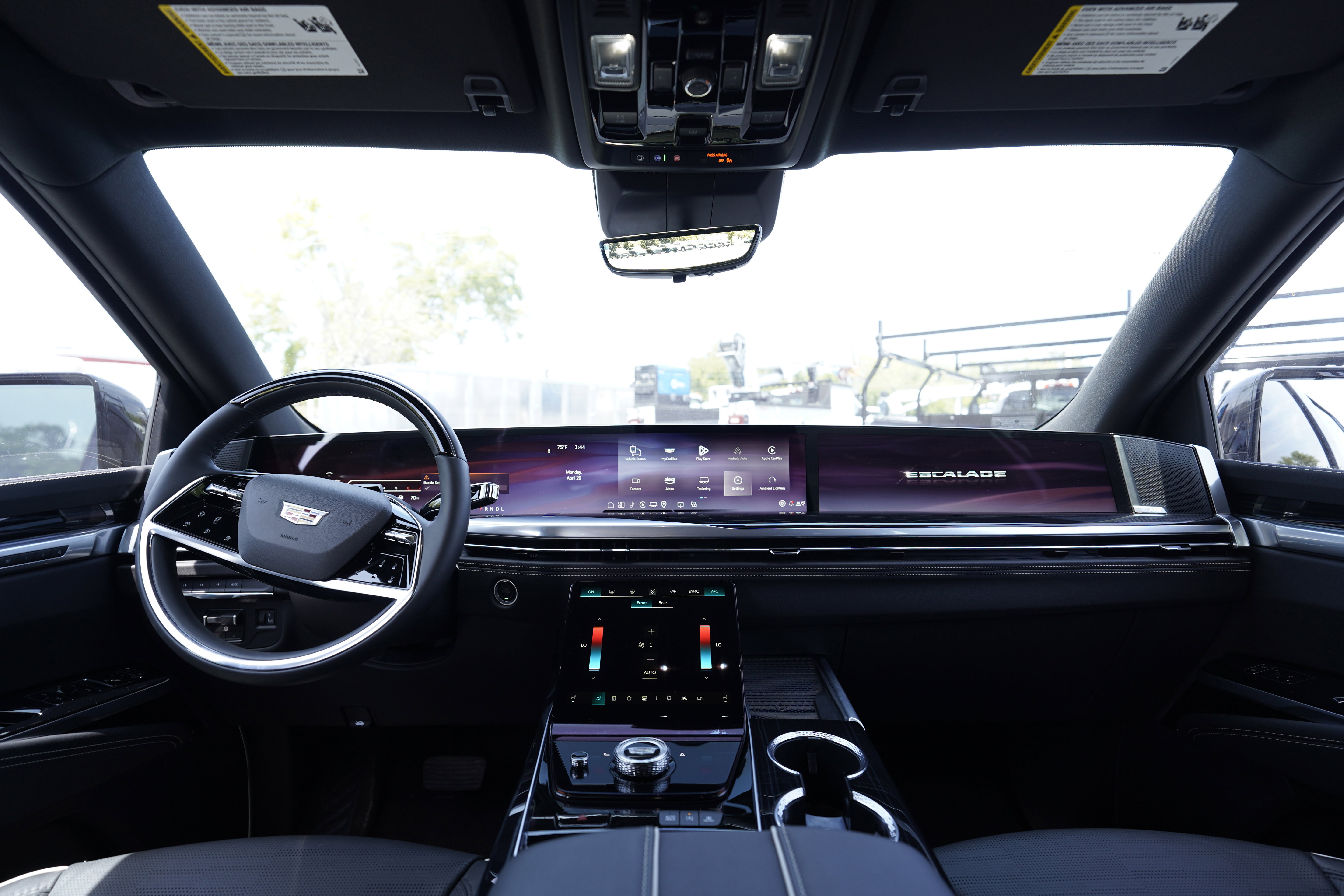 Used 2025 Cadillac Escalade Sport w/ LPO, ONYX Package AWD/4WD image 18