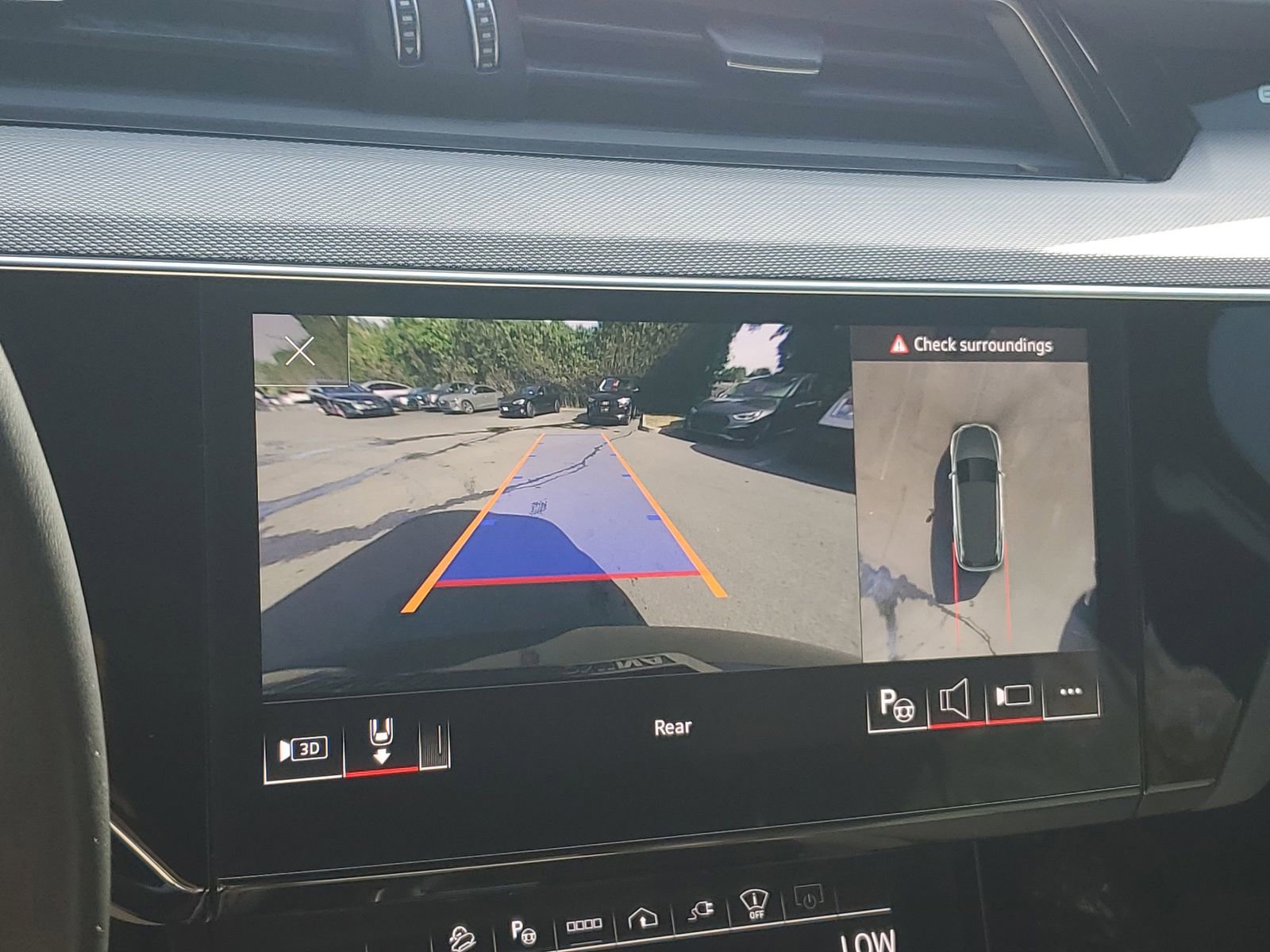 Used 2024 Audi Q8 e-tron Prestige w/ Prestige Package image 26