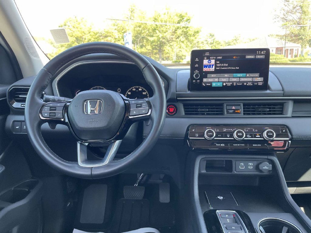 Used 2025 Honda Pilot EX-L image 9