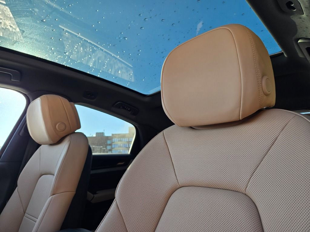 New 2026 Porsche Cayenne Coupe AWD/4WD image 19