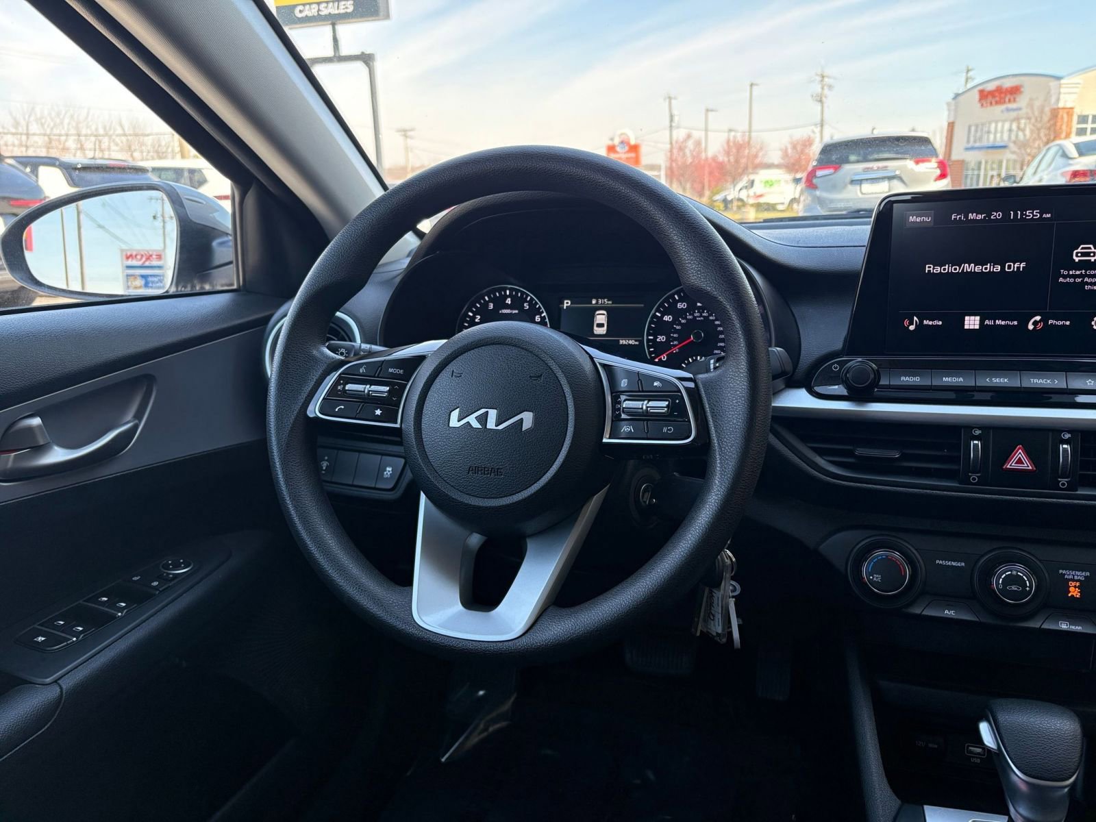 Used 2024 Kia Forte LXS image 32