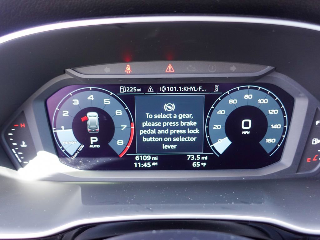 Used 2025 Audi Q3 2.0T Premium w/ Convenience Plus Package image 15