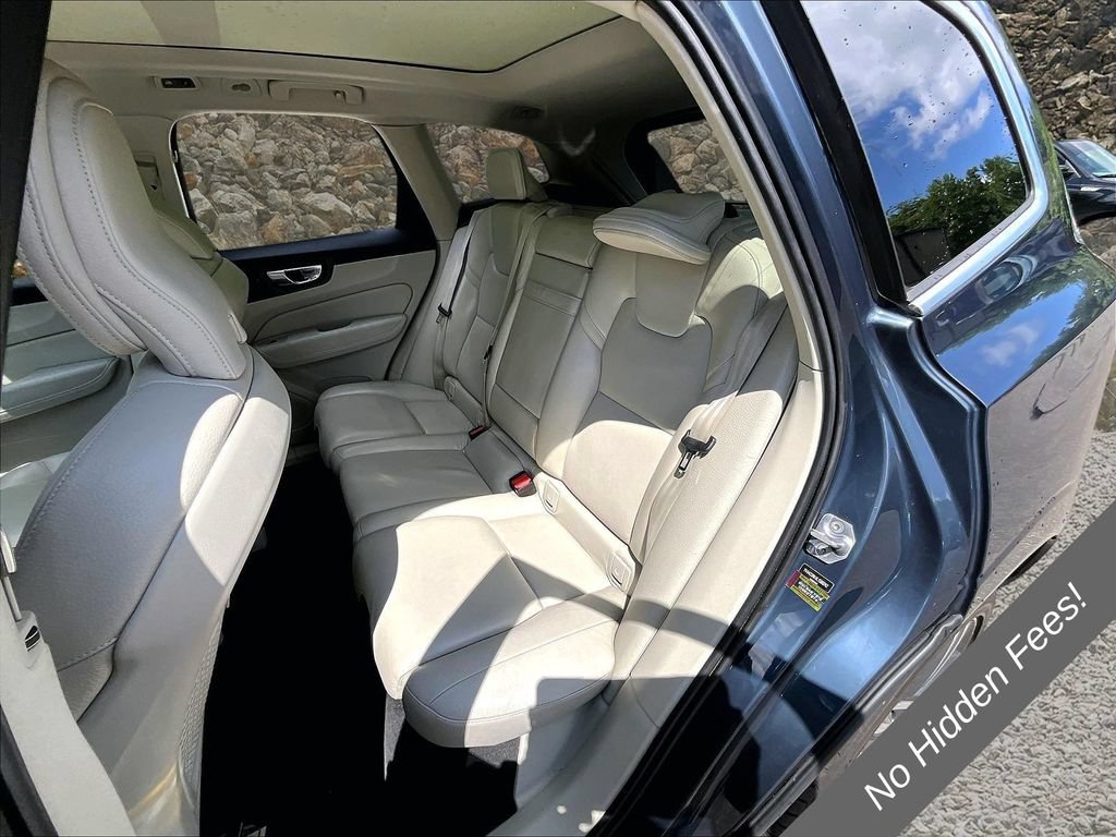 Used 2020 Volvo XC60 T6 Momentum w/ Protection Package Premier AWD/4WD image 23