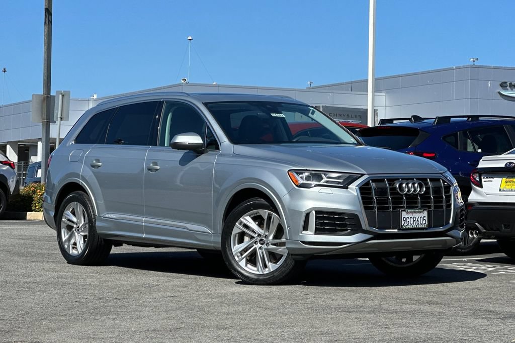 Used 2023 Audi Q7 2.0T Premium w/ Convenience Package AWD/4WD image 2