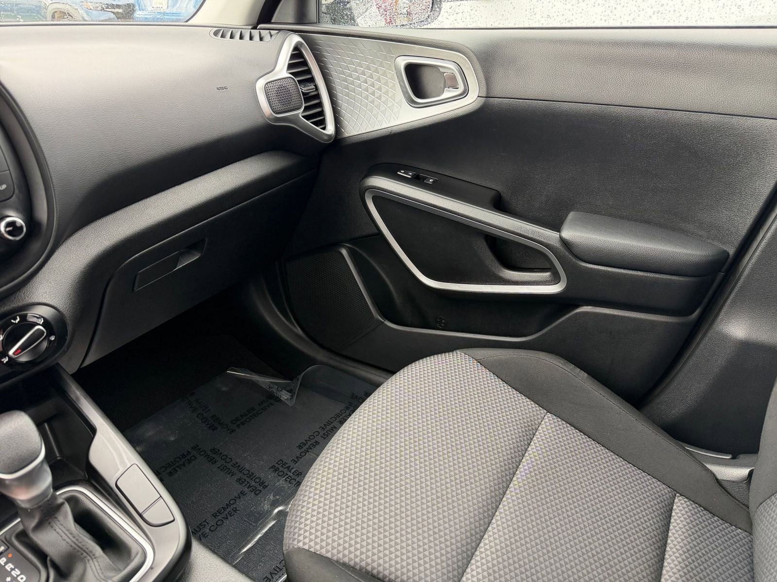 Used 2025 Kia Soul LX w/ LX Technology Package image 33