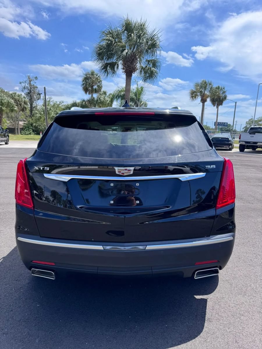 Used 2017 Cadillac XT5 Luxury w/ Driver Awareness Package FWD image 6