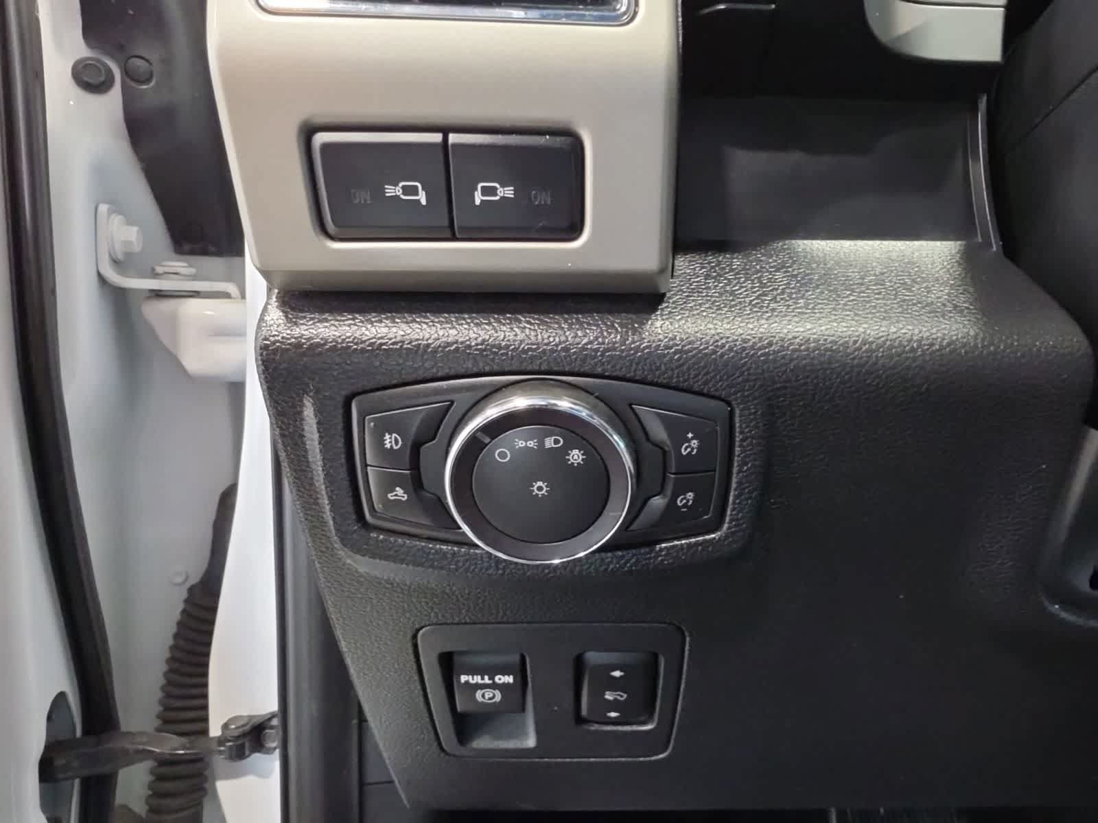 Used 2019 Ford F150 Lariat w/ Equipment Group 502A Luxury AWD/4WD image 24