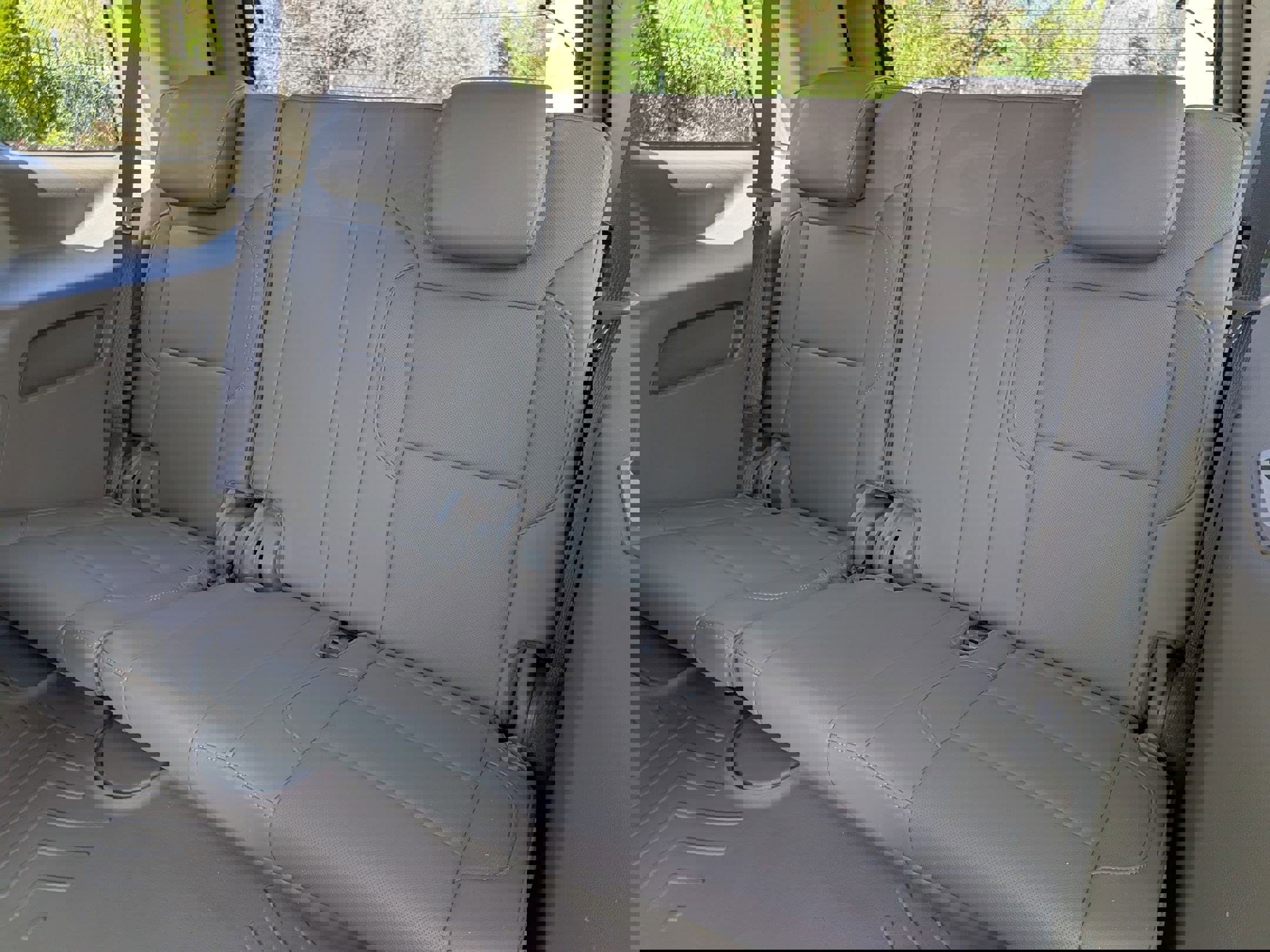 Used 2019 GMC Yukon SLT w/ Premium Edition image 32