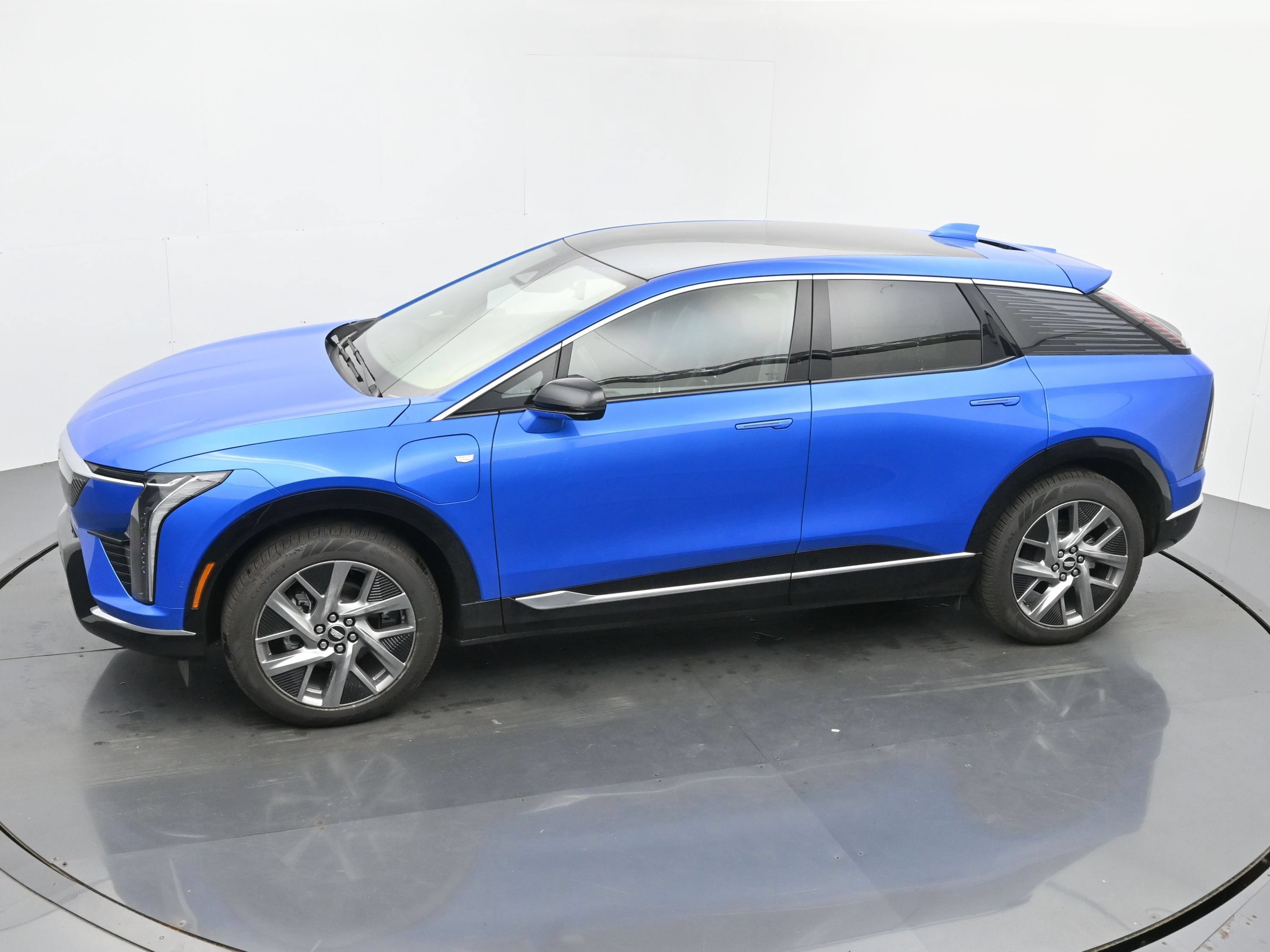 New 2026 Cadillac Optiq Luxury 1 w/ LPO, Floor Liner Package AWD/4WD image 23