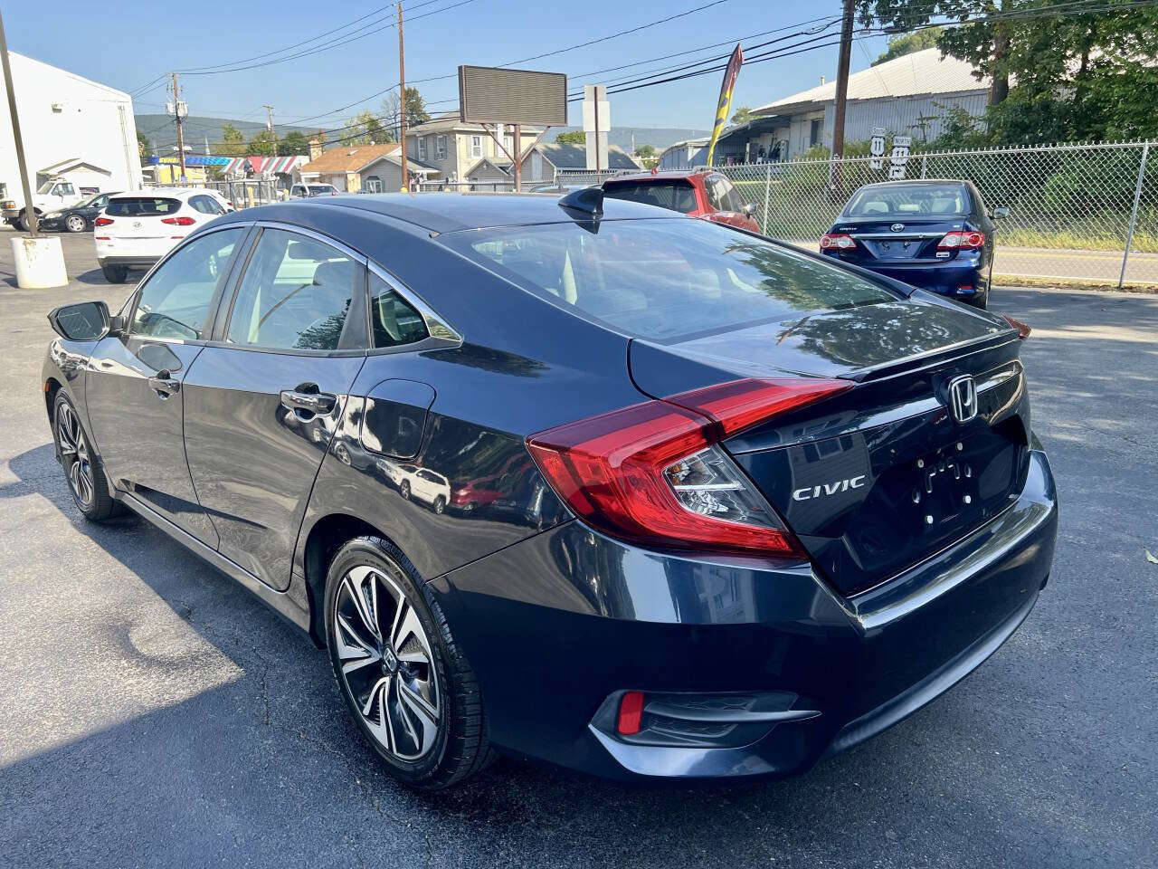 Used 2017 Honda Civic EX-L image 4