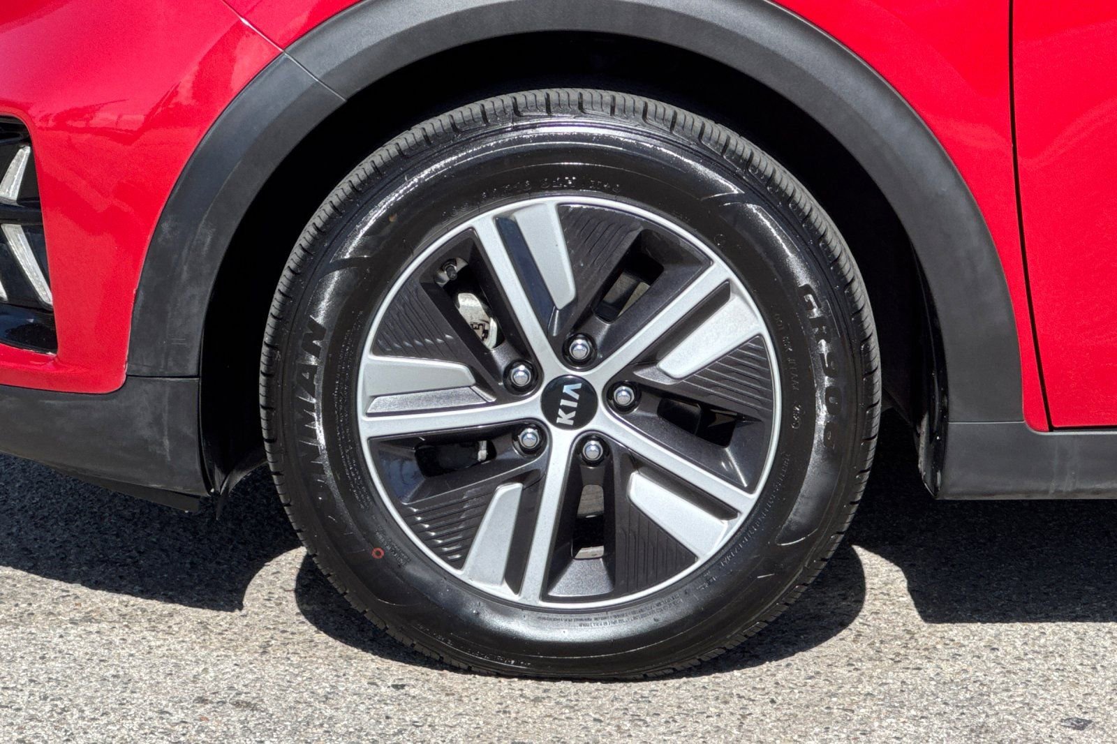 Used 2020 Kia Niro LXS FWD image 26