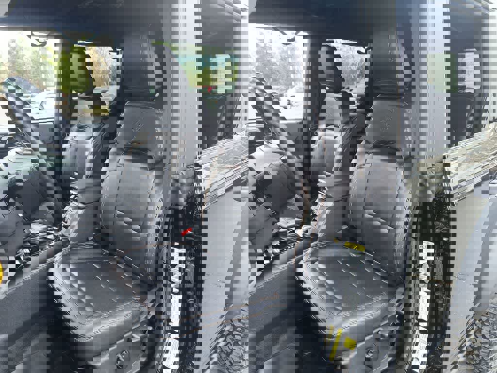 Used 2023 Ford Bronco Badlands image 11