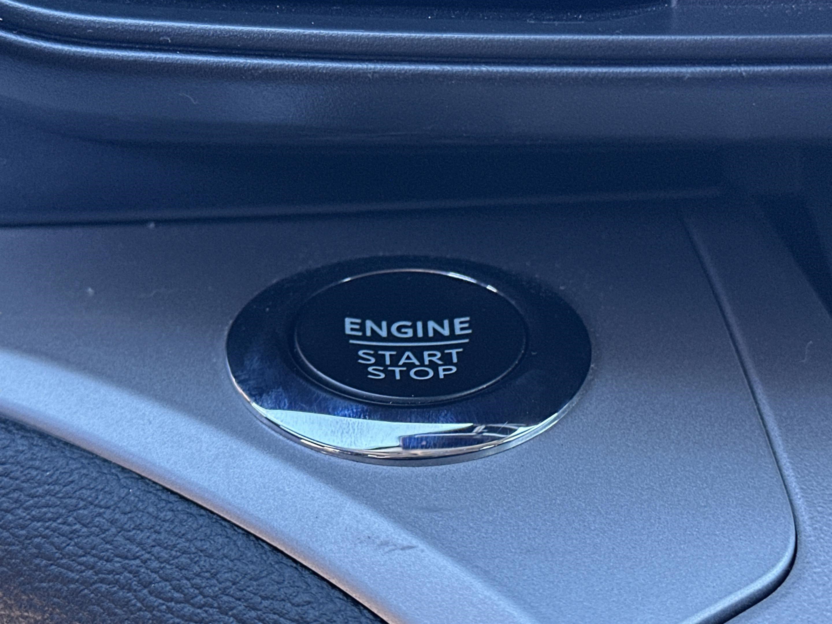 Used 2023 Ford Explorer XLT image 13